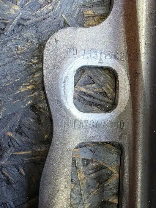 Zawias Maski Lewy Opel Corsa D 133.119.02