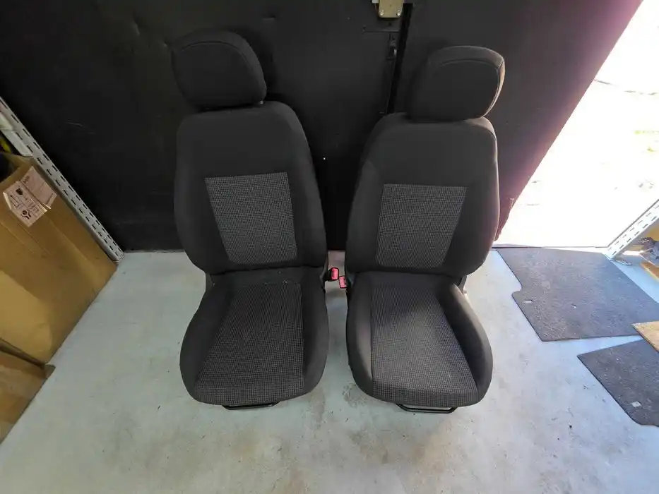 Fotele Opel Corsa D Przeb.21Tys.Km