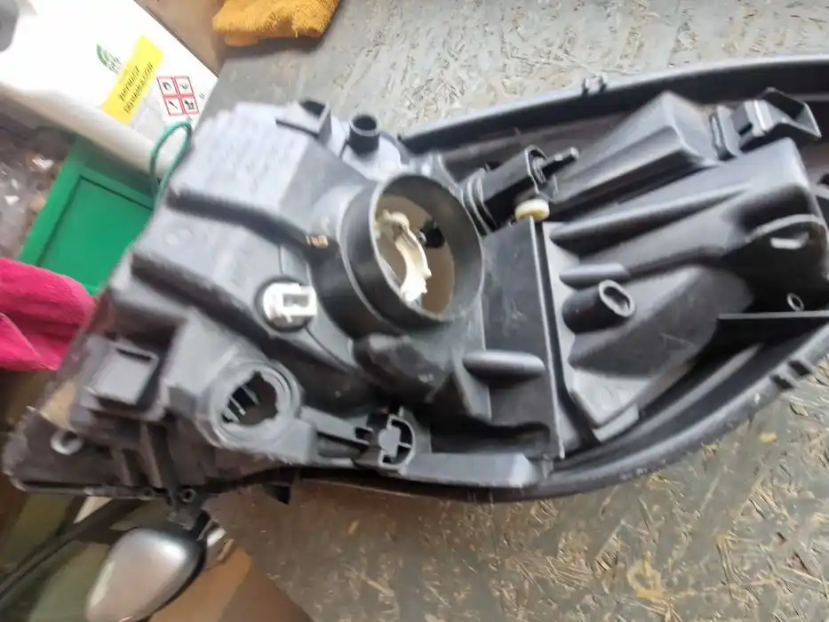 Lampa Prawy Przód Toyota Yaris II LIFT 899.027.67