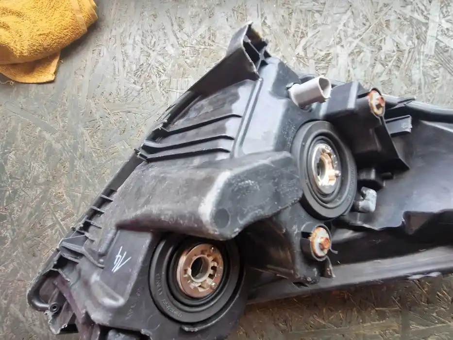 Lampa Lewy Przód Toyota Corolla Verso II LIFT 07-09