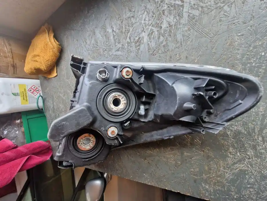 Lampa Lewy Przód Toyota Corolla Verso II LIFT 07-09