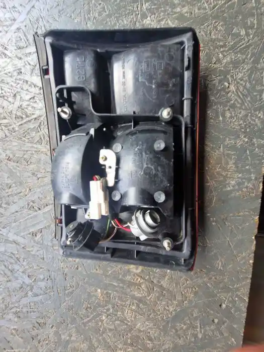 Lampa Lewy Tył Klapa Kombi TOYOTA CARINA E T19