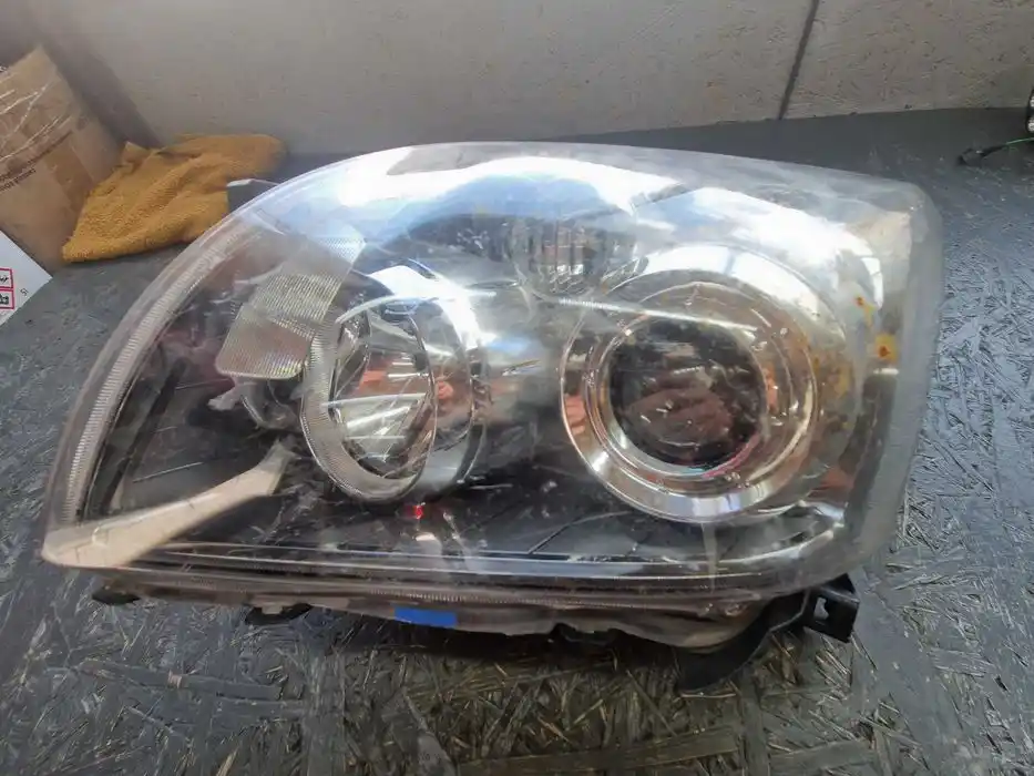 Lampa Lewy Przód Toyota Avensis 2 II T25 LIFT