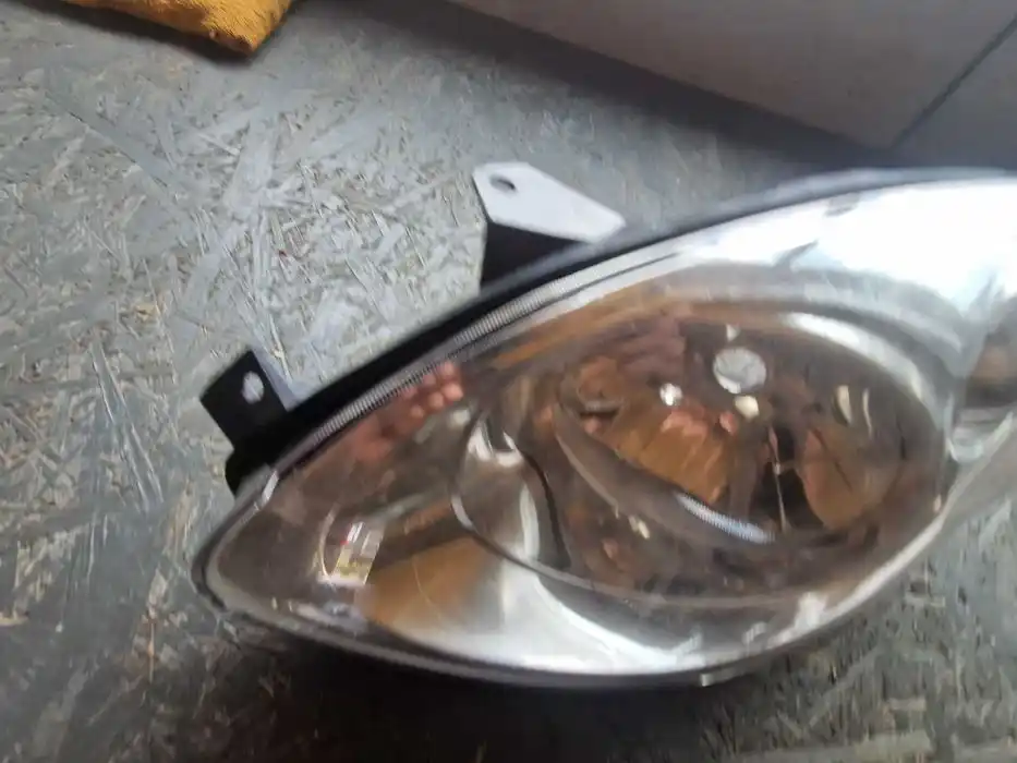 Lampa Lewy Przód RENAULT TWINGO II ( 07-14 ) 271.52.7-00 LI