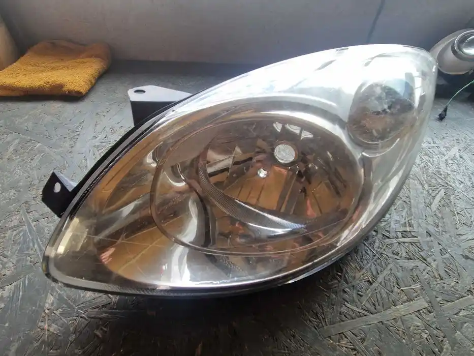 Lampa Lewy Przód RENAULT TWINGO II ( 07-14 ) 271.52.7-00 LI