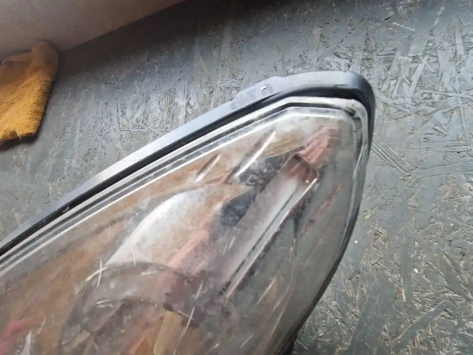 Lampa Lewy Przód RENAULT TWINGO II ( 07-14 ) 271.52.7-00 LI