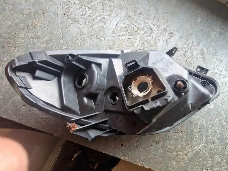 Lampa Lewy Przód RENAULT TWINGO II ( 07-14 ) 271.52.7-00 LI