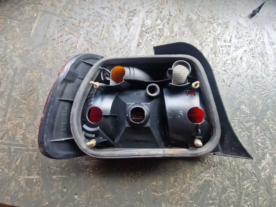Lampa Prawy Tył BMW E36 COMPACT
