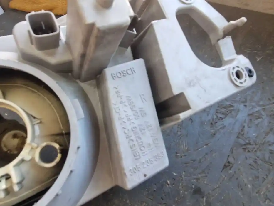 Lampa Prawy Przód MAZDA 323 F VI (BJ) 305.235.393