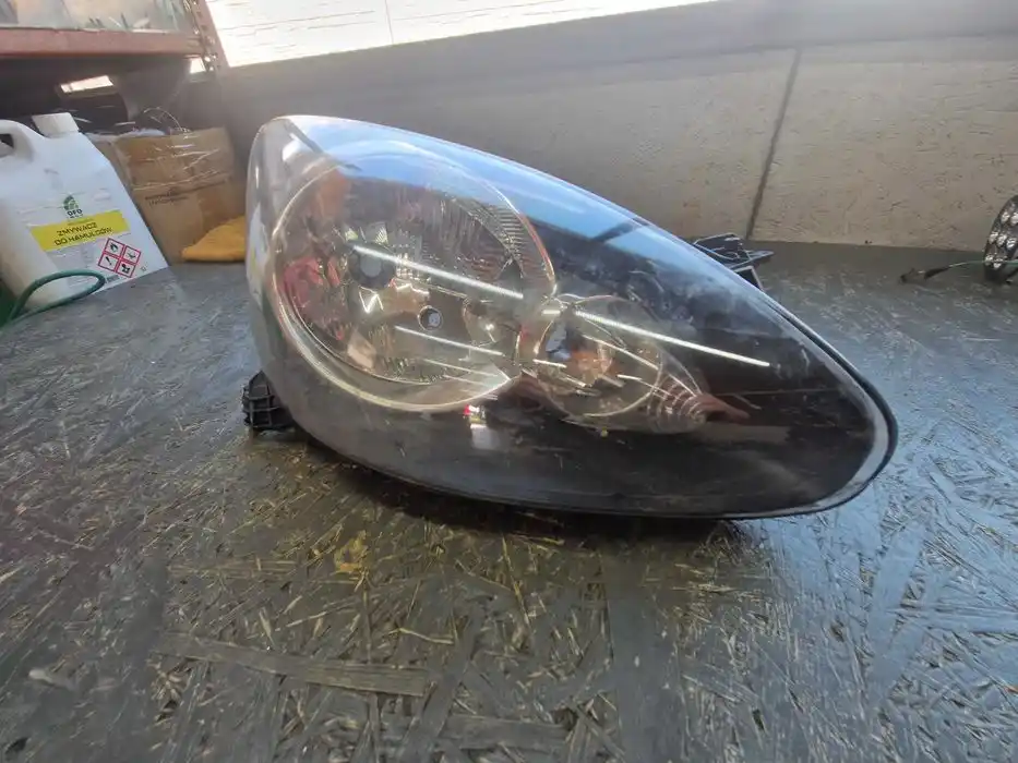 Lampa Prawy Przód TOYOTA AYGO 1 890.927.55