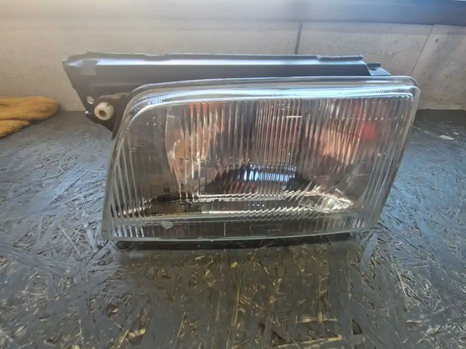 Lampa Lewy Przód Opel Kadett E