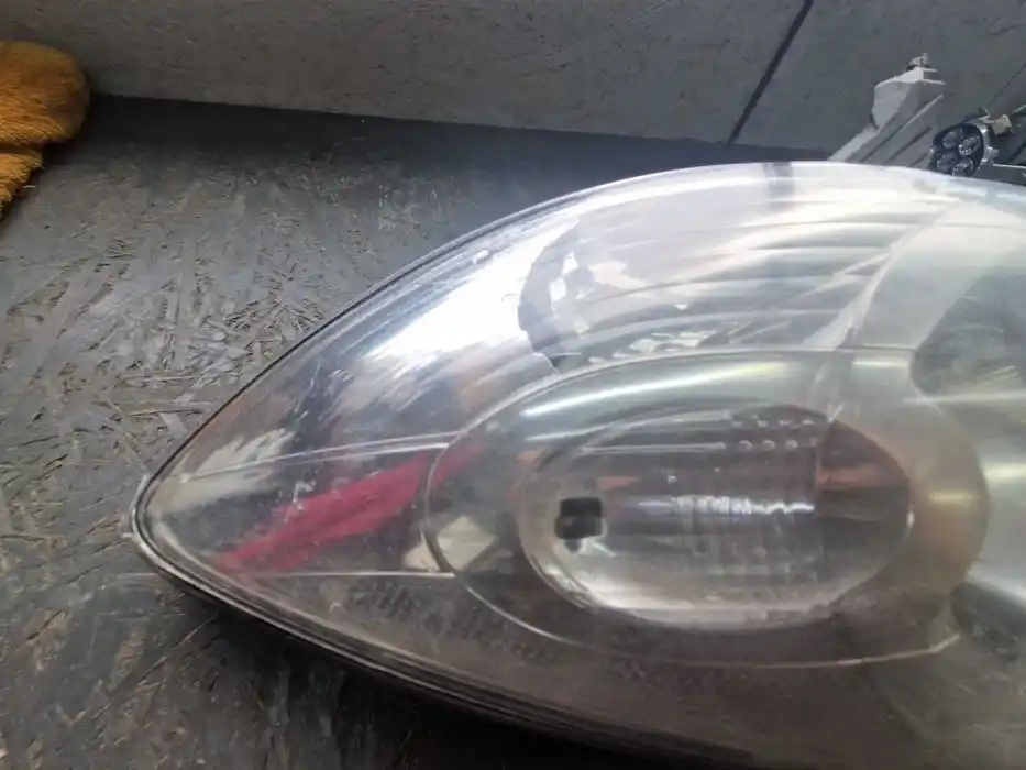 Lampa Lewy Przód CITROEN C1 I 890.324.02