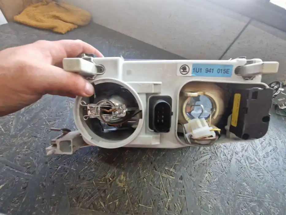 Lampa Lewy Przód SKODA OCTAVIA I FL 1U1.941.015.E