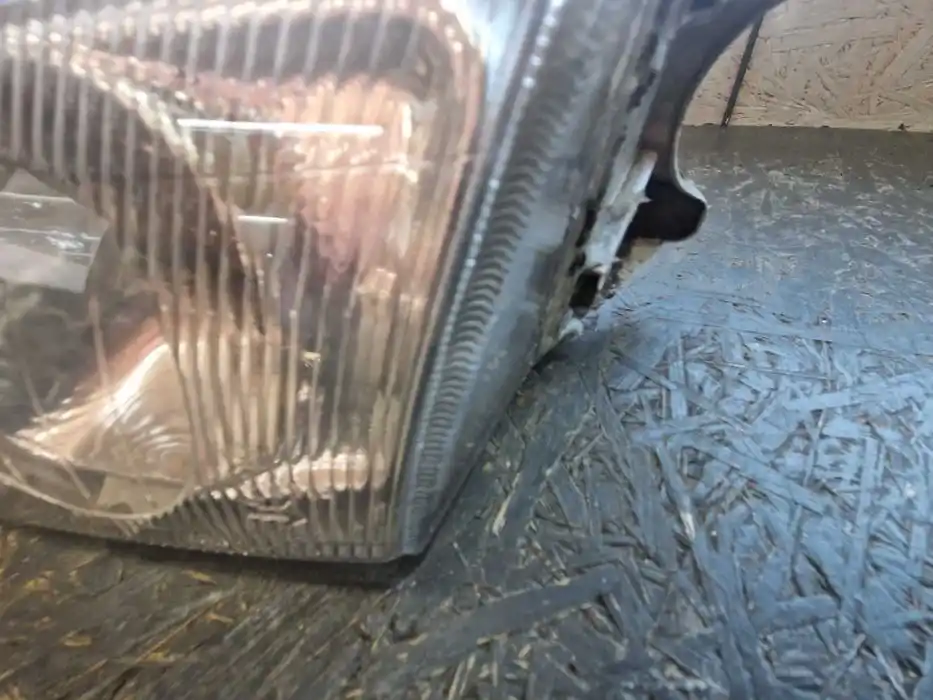 Lampa Lewy Przód Mazda 626