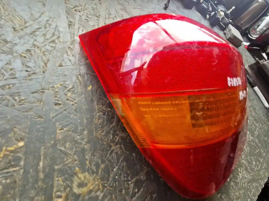 Lampa Lewy Tył Ford Fiesta 89-95