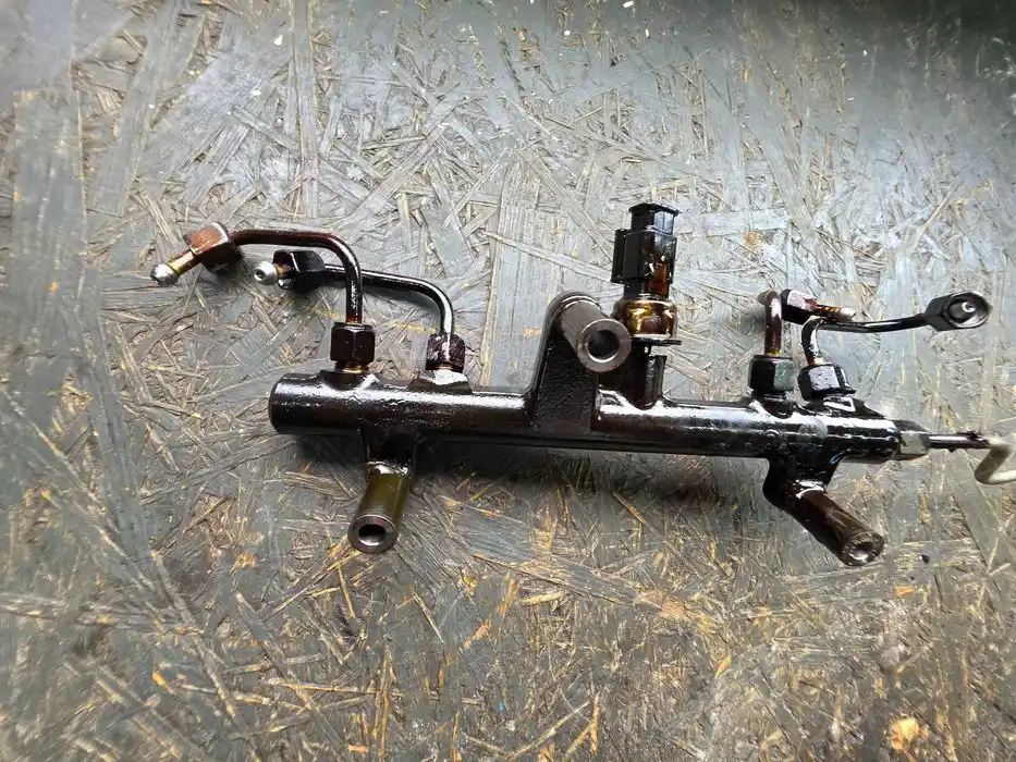 Listwa CR Citroen C5 x7 III 2.0 HDI 163KM 9663305480