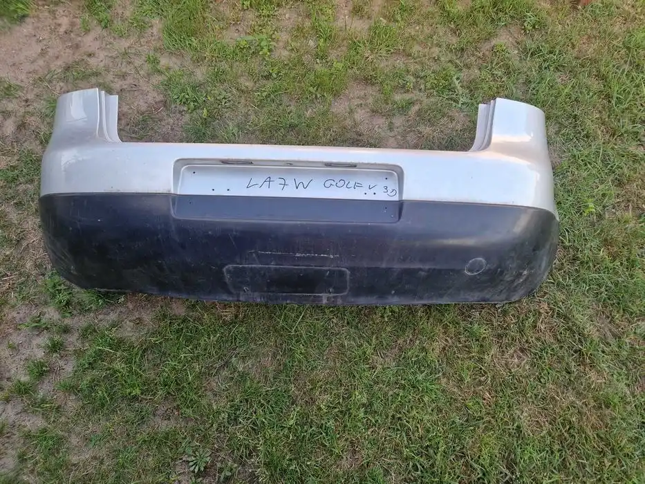 Zderzak Tył Vw Golf V 3D kod lak.LA7W