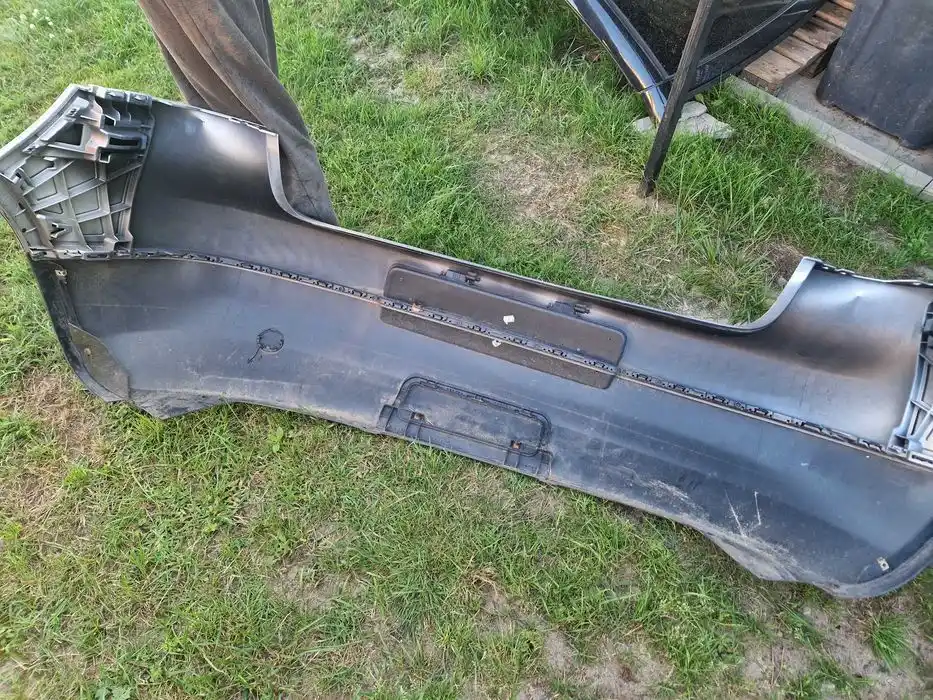Zderzak Tył Vw Golf V 3D kod lak.LA7W