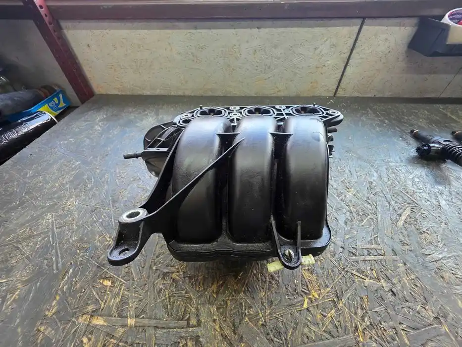 Kolektor Ssacy Vw Audi Seat Skoda 1.0 CHY 04C.133.201.H Z Wtryskami
