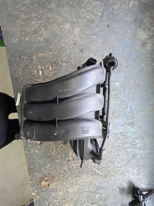 Kolektor Ssacy Vw Audi Seat Skoda 1.0 CHY 04C.133.201.H Z Wtryskami