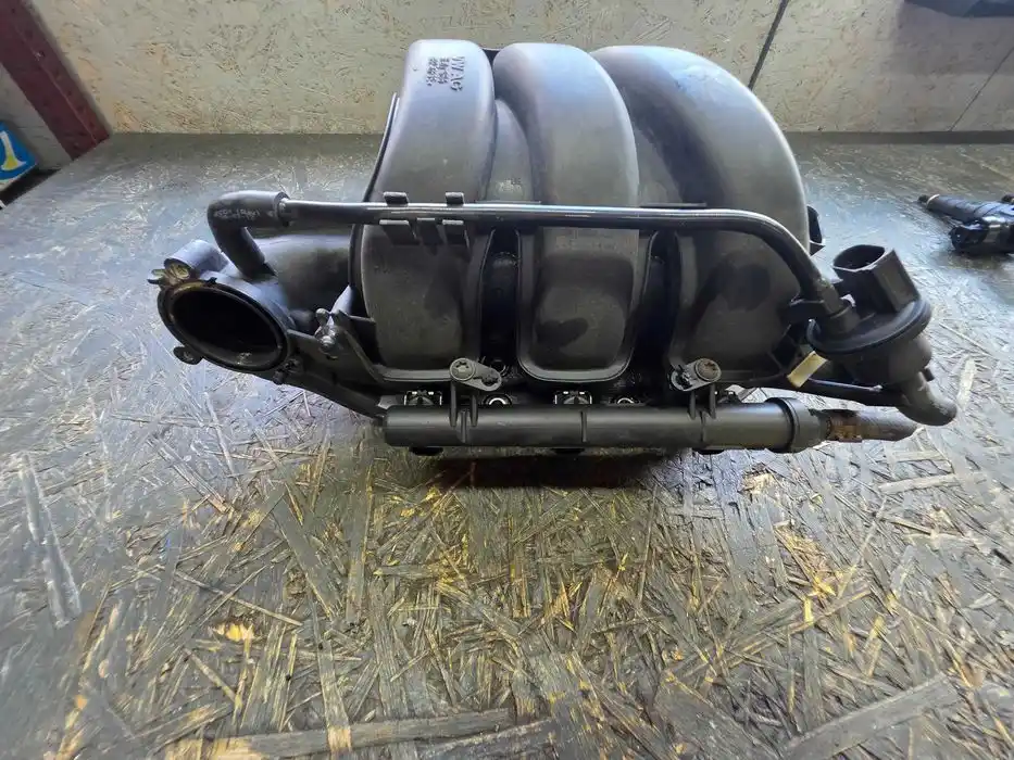 Kolektor Ssacy Vw Audi Seat Skoda 1.0 CHY 04C.133.201.H Z Wtryskami