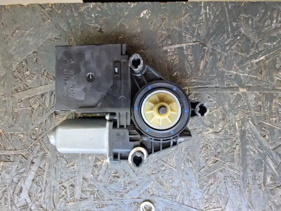 Silniczek Podnoszenia Szyby Skoda Octavia II FL L.P 1T0.959.701T