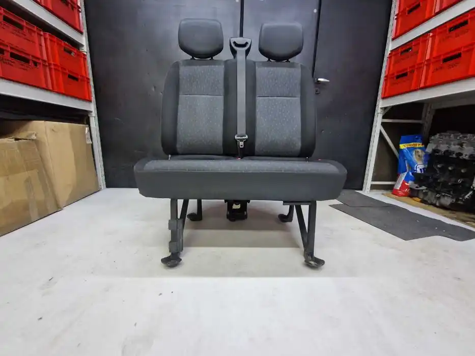 Fotele Kanapa Opel Movano B