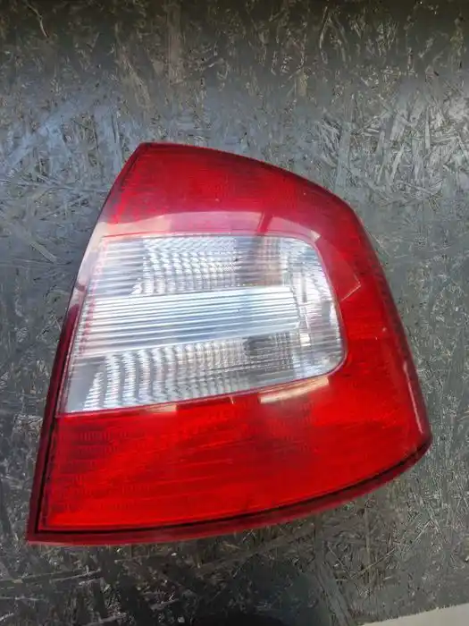 Lampa Prawy Tył Skoda Octavia II HB 1Z5.945.096B