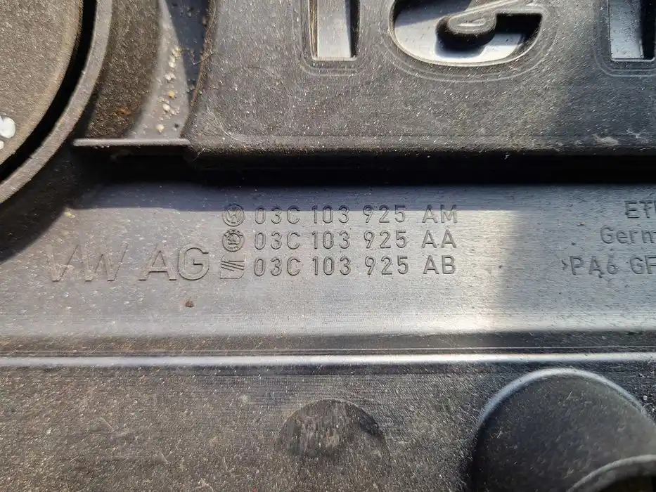 Górna Osłona Silnika Skoda Octavia II 1.4TSI 03C.103.925AA