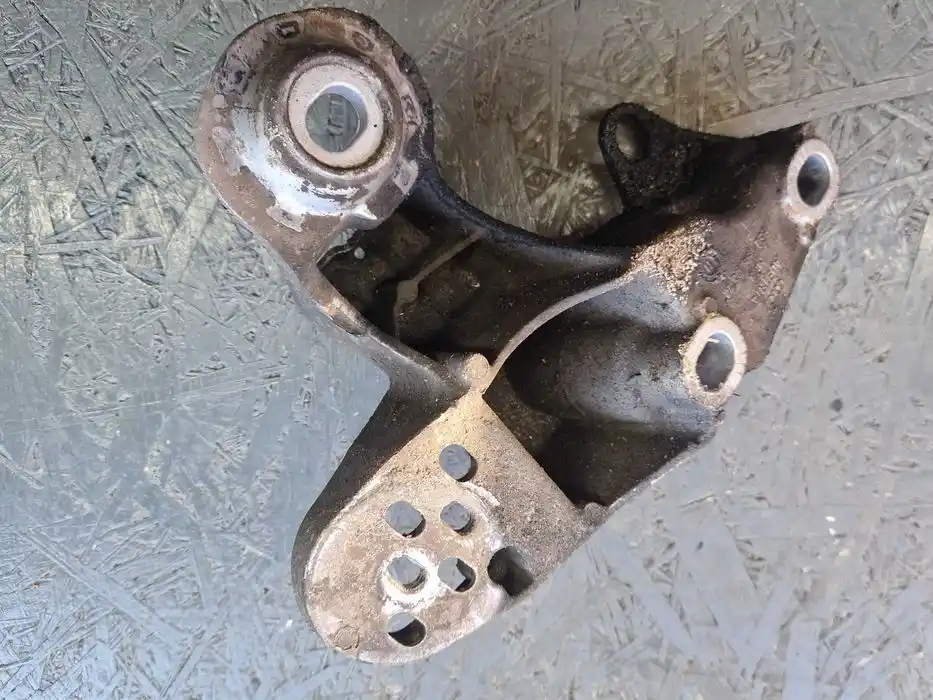 Łapa Silnika Lewa Seat Exeo Audi A4 B7 8E0.199.351.M