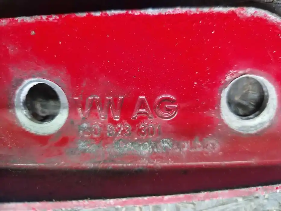 Zawias Maski Vw Up Lewy 1S0.823.301 Kod Lak.LY3D