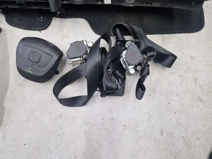 Deska Seat Exeo 2012r Kpl Poduszki Pasy