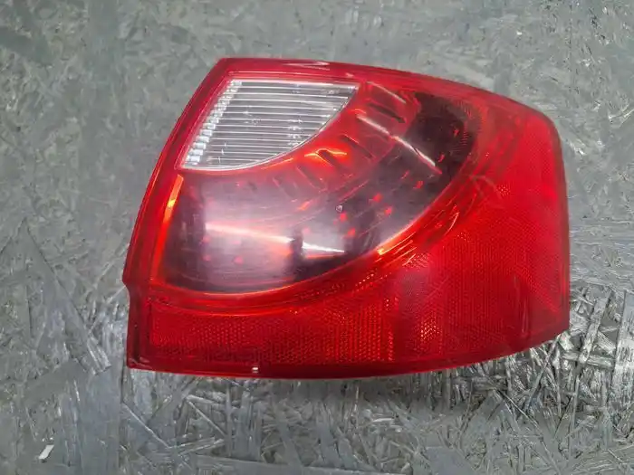 Lampa Prawa Tył Błotnik Kombi Eu Seat Exeo 3R9.945.096.B