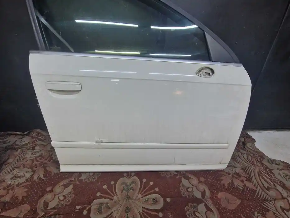 Drzwi Prawy Przód Seat Exeo Kombi LB9A