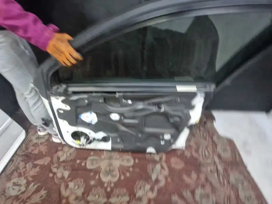 Drzwi Prawy Przód Seat Exeo Kombi LB9A
