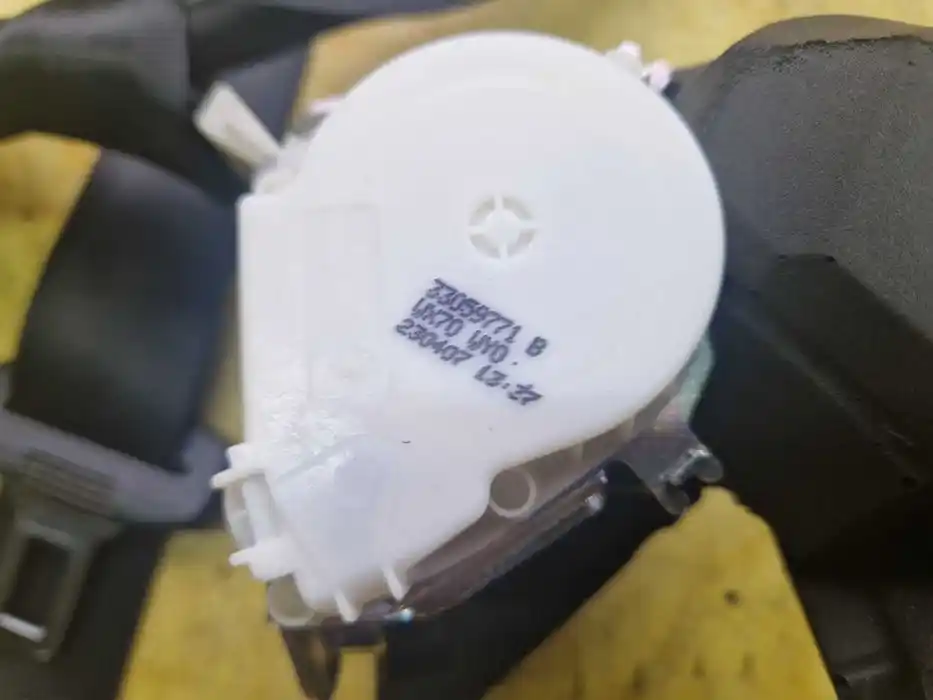 Pas Bezpieczeństwa Vw Passat B6 Prawy Tył 330.597.71B