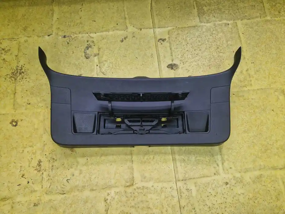 Osłona Tylnej Klampy Vw Passat B6 Kombi 3C9.867.605.D/E