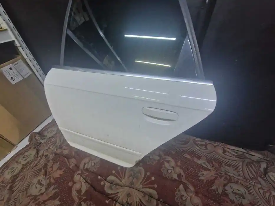 Drzwi Lewy Tył Seat Exeo Kombi LB9A