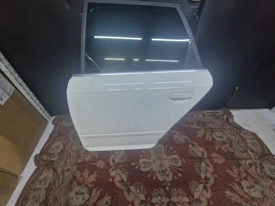 Drzwi Lewy Tył Seat Exeo Kombi LB9A