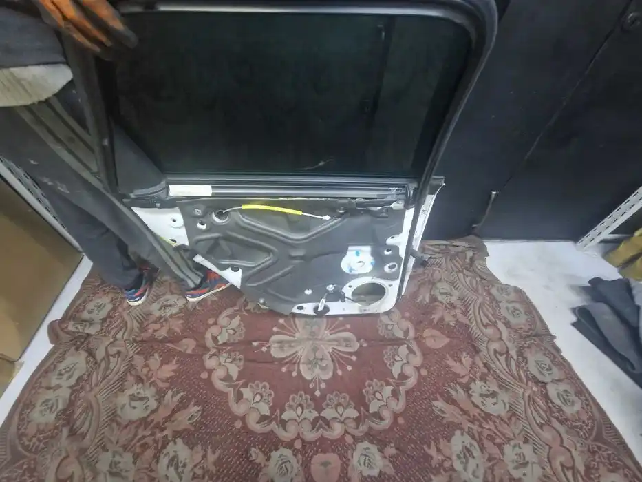 Drzwi Lewy Tył Seat Exeo Kombi LB9A