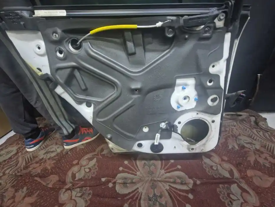 Drzwi Lewy Tył Seat Exeo Kombi LB9A
