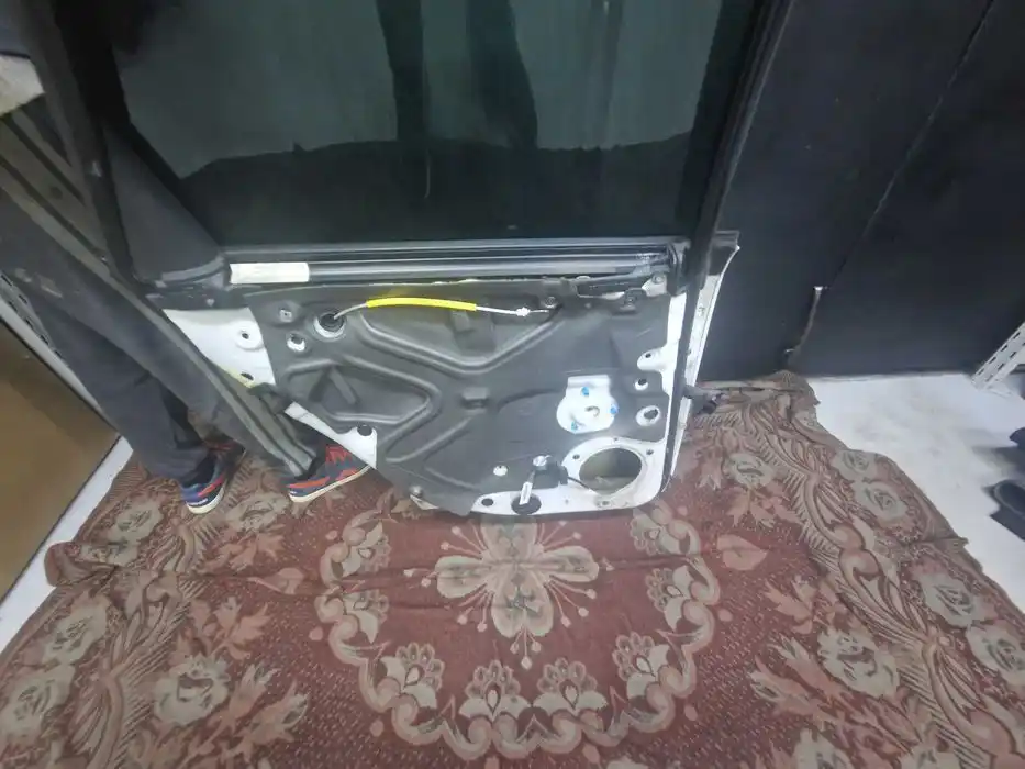 Drzwi Lewy Tył Seat Exeo Kombi LB9A