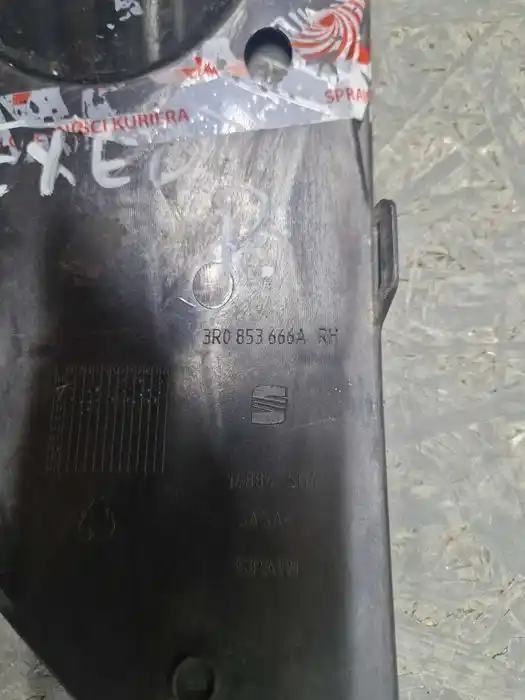 Kratka Zderzaka Prawa Seat Exeo 3R0.853.666.A