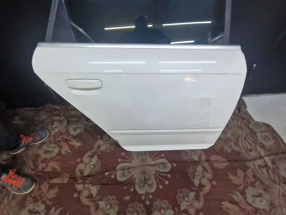 Drzwi Prawy Tył Seat Exeo Kombi LB9A