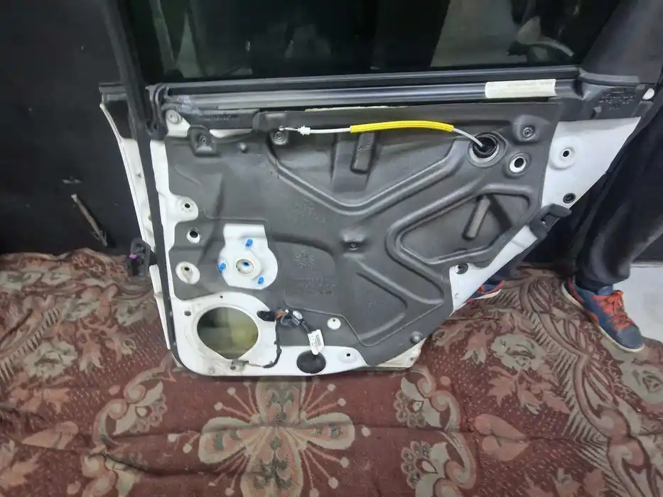 Drzwi Prawy Tył Seat Exeo Kombi LB9A