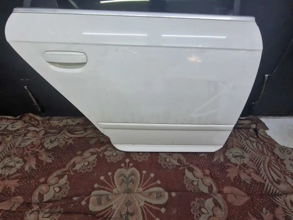 Drzwi Prawy Tył Seat Exeo Kombi LB9A