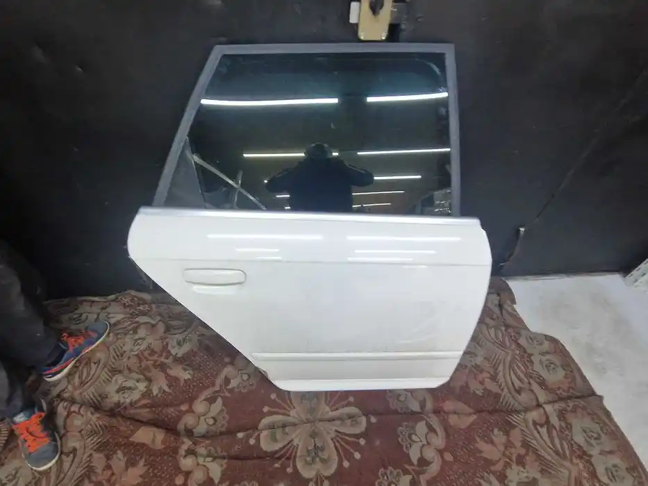 Drzwi Prawy Tył Seat Exeo Kombi LB9A