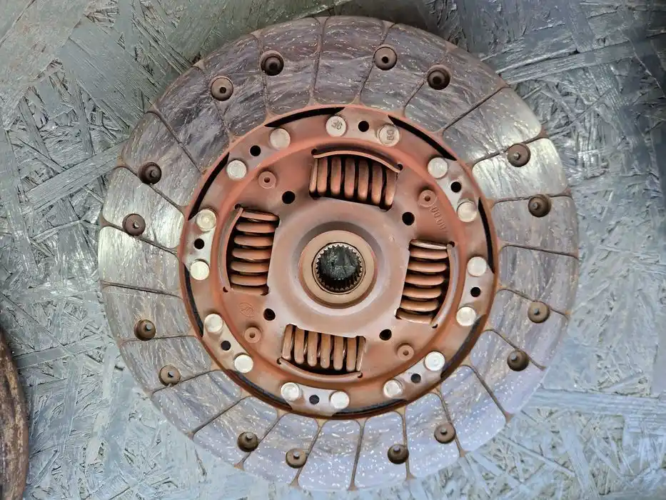 Sztywne Koło Sprzęgło 1.9 TDI-1.6TDI Audi Seat Vw Skoda 037.105.273.C