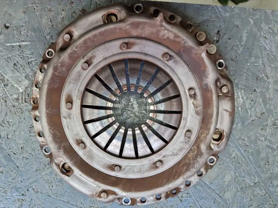 Sztywne Koło Sprzęgło 1.9 TDI-1.6TDI Audi Seat Vw Skoda 037.105.273.C