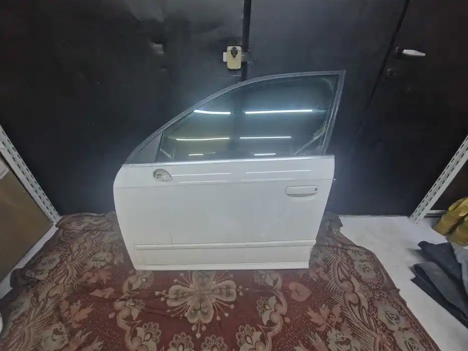 Drzwi Lewy Przód Seat Exeo Kombi LB9A